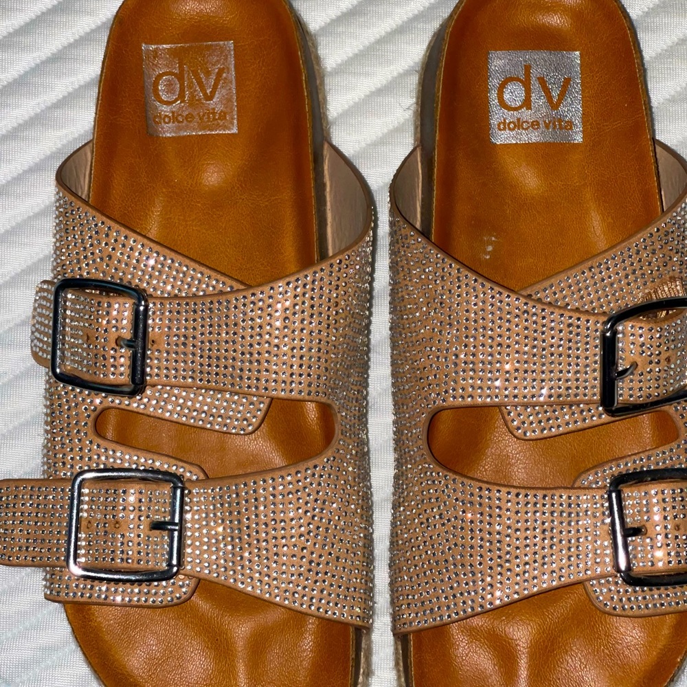 Dolce Vita gently worn super comfy!  Size 7.5